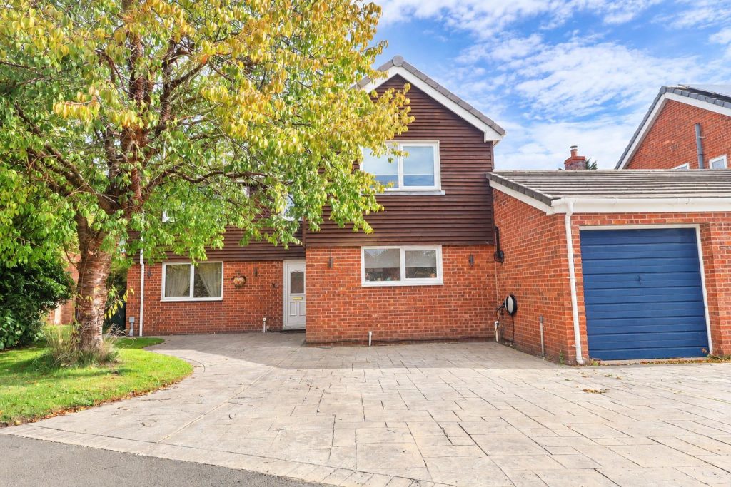 St. Peters Way, Mickle Trafford