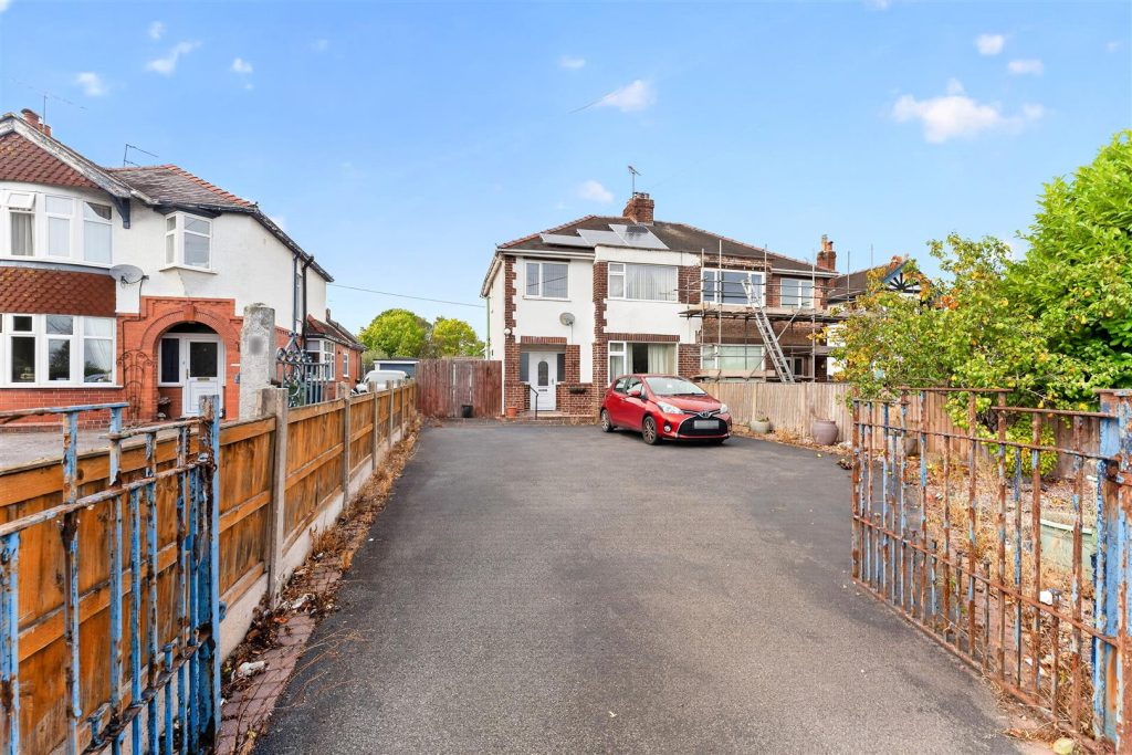 Wrexham Road, Rhostyllen, Wrexham